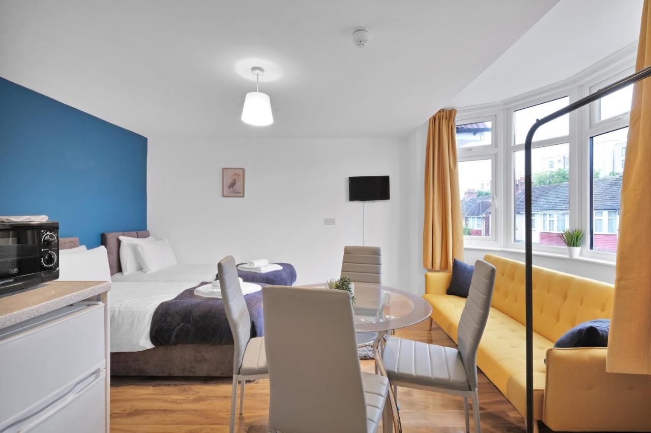 Fernbank Rooms Sudbury Hill, Harrow, Self-Contained Studios With En-Suite Harrow on the Hill Exterior photo