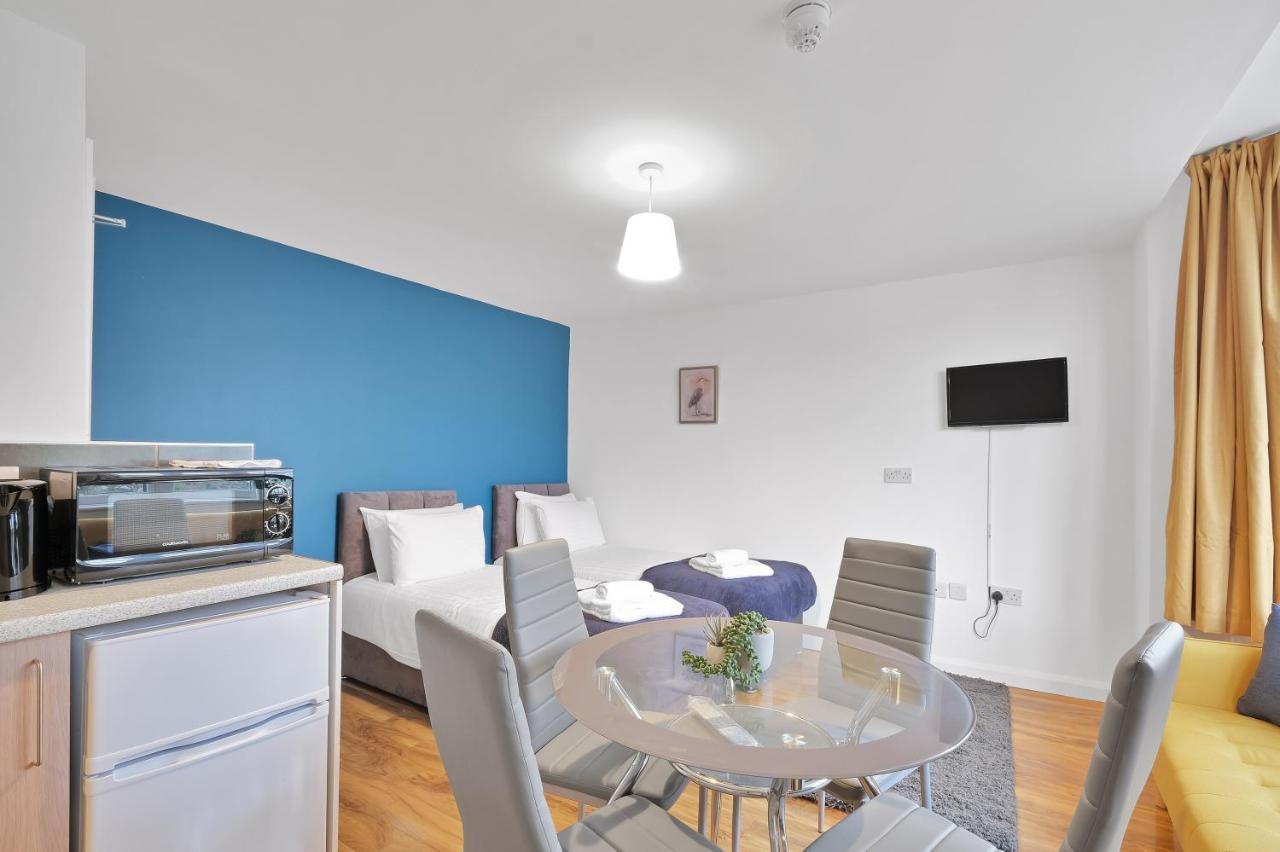 Fernbank Rooms Sudbury Hill, Harrow, Self-Contained Studios With En-Suite Harrow on the Hill Exterior photo