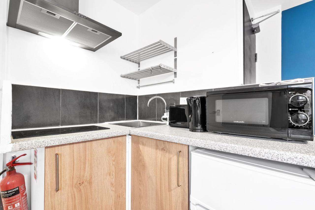 Fernbank Rooms Sudbury Hill, Harrow, Self-Contained Studios With En-Suite Harrow on the Hill Exterior photo