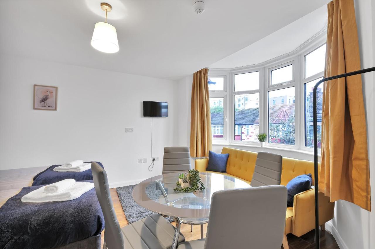 Fernbank Rooms Sudbury Hill, Harrow, Self-Contained Studios With En-Suite Harrow on the Hill Exterior photo