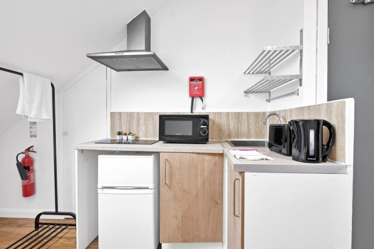 Fernbank Rooms Sudbury Hill, Harrow, Self-Contained Studios With En-Suite Harrow on the Hill Exterior photo